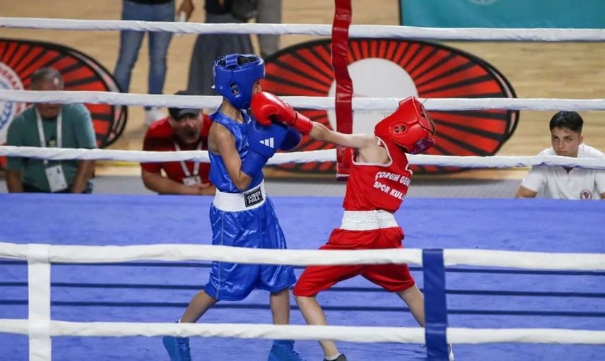 Sivas’taki boks şampiyonası genç yetenekleri buluşturuyor