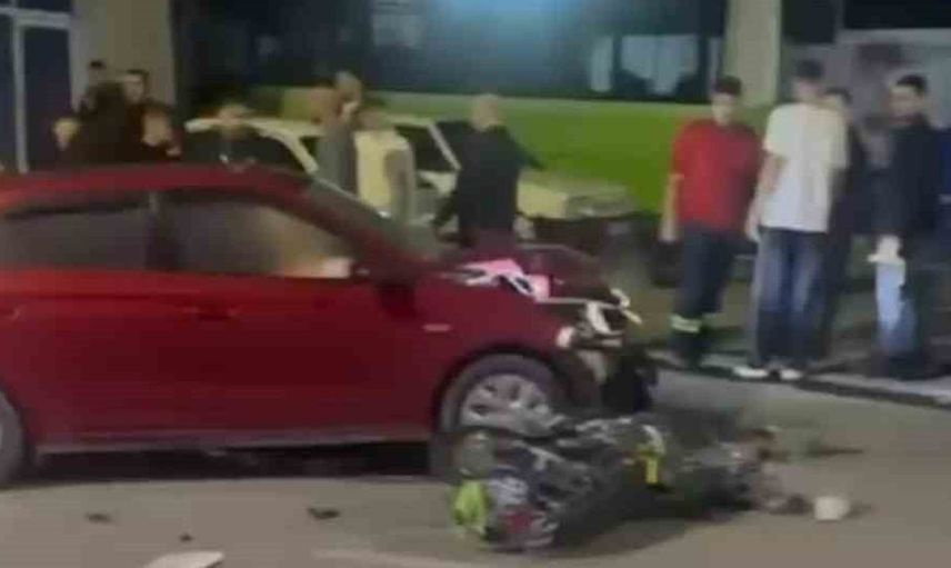 Kocaeli'de otomobil ve motosiklet çarpıştı: Kaza anı güvenlik kamerasında