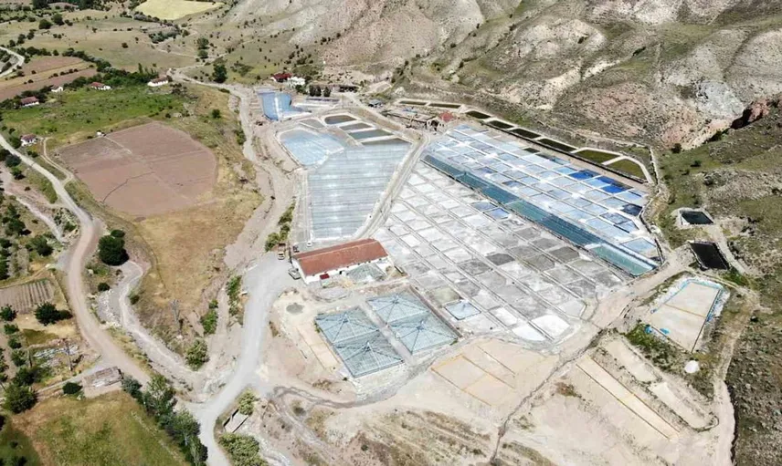 Erzincan'da geleneksel yöntemlerle 3 bin yıllık tuz üretimi sürüyor
