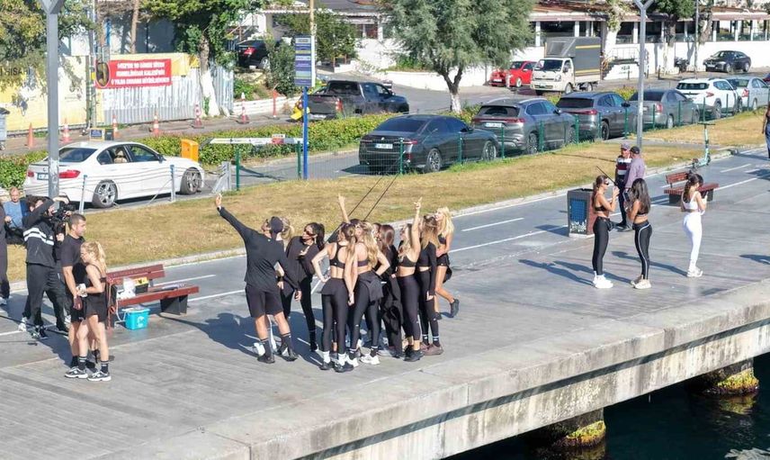 İstanbul Boğazı'nda jet ski tutkunları yaza veda etti