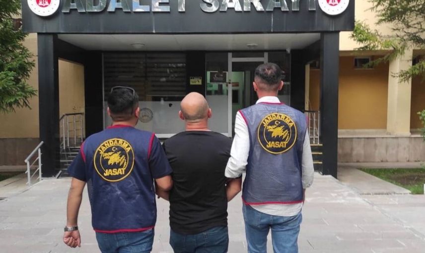 Uyuşturucu suçundan 12 yıl hapis cezası bulunan kişi Bayburt'ta yakalandı