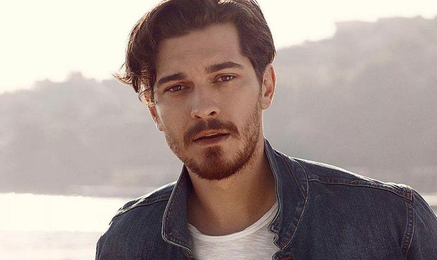 Çağatay Ulusoy Ekranlara Geri Dönüyor: Yeni Partneri Tartışma Yarattı!