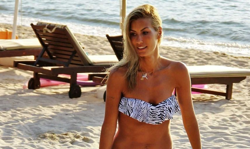 Çağla Şikel'den nefes kesen spor pozları!  Taytlı paylaşımları olay oldu! 43 yaşında olduğuna kimse inanmıyor