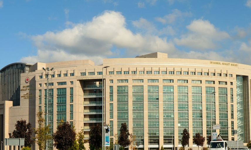 Çağlayan Adliyesi’nde silahlı saldırı: Panik dolu anlar yaşandı!