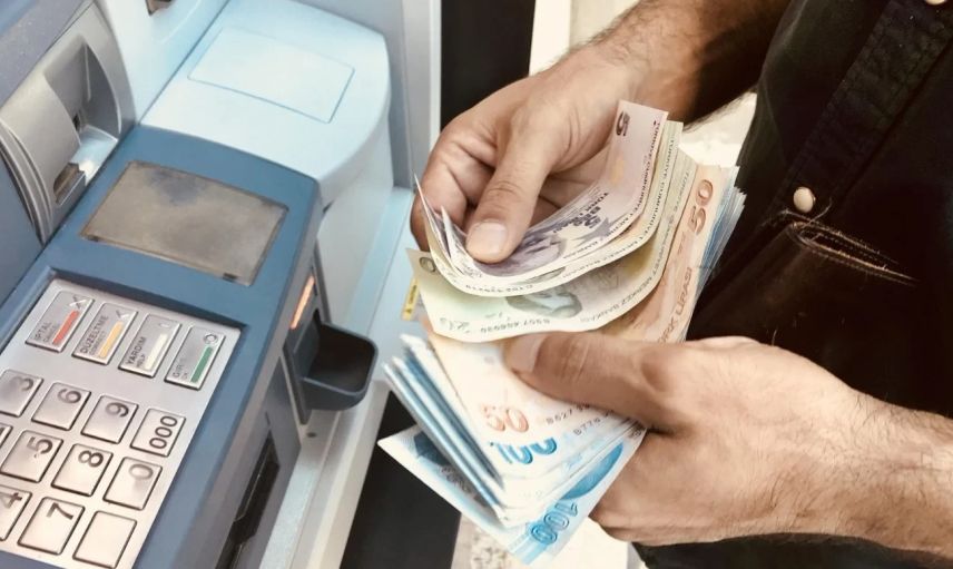 Çalışma hayatını etkileyecek iki yeni düzenleme meclise sunuldu! Asgari prim gün sayısı değişecek, kısa çalışma gerekçelerine bir yenisi eklenecek..