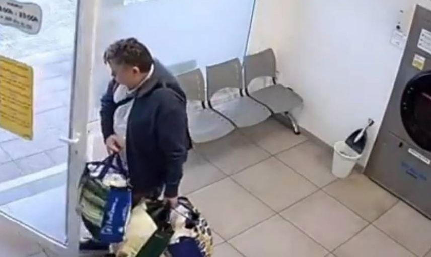 Çamaşır makinesi bomba gibi patladı: Bir kişi son anda kurtuldu