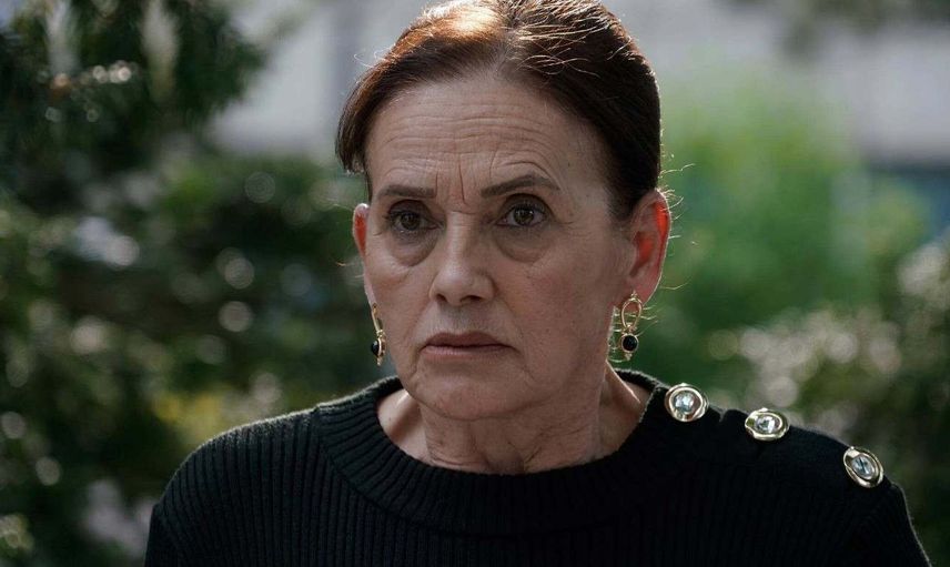 Camdaki Kız Feride öldü mü, ölecek mi? Camdaki Kız Nur Sürer diziden ayrılacak mı?