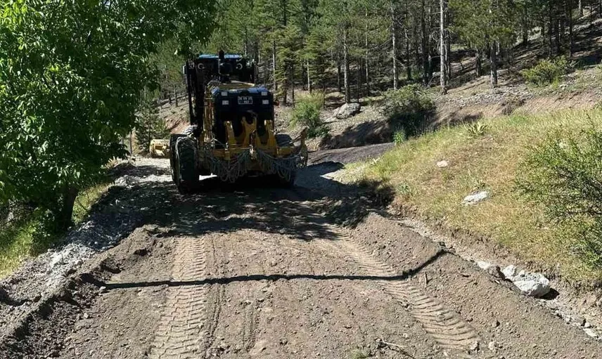 Çameli yaylapınar mahallesinde asfalt öncesi hazırlıklar devam ediyor