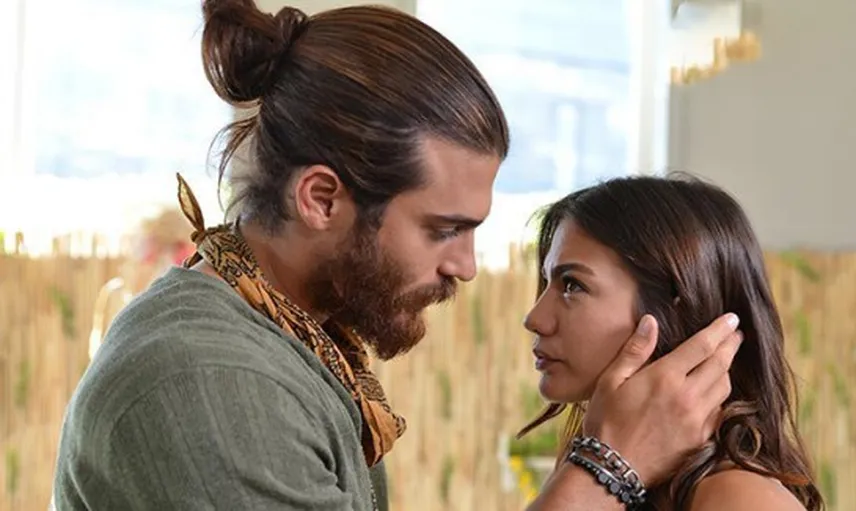 Can Yaman, Demet Özdemir Sorulunca Kaçtı!