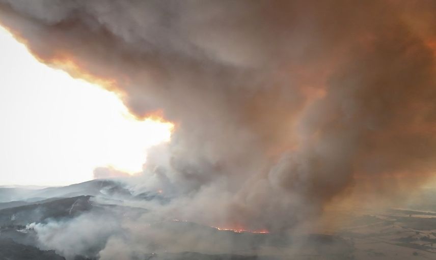 Çanakkale Gelibolu'daki Orman Yangınına Müdahale Devam Ediyor