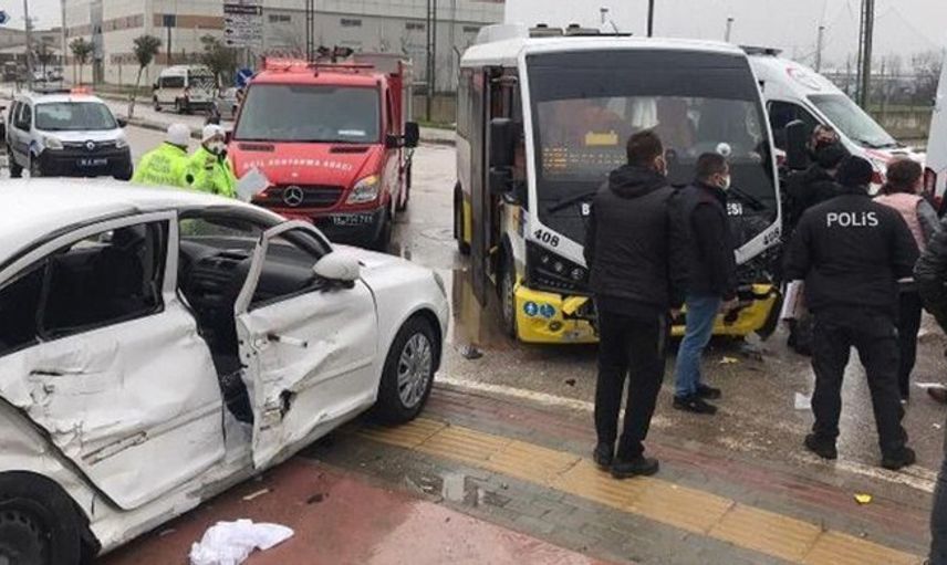 Çanakkale Orman Bölge Müdürü Bursa'da Trafik Kazası Geçirdi: 2 Ölü 3 Yaralı