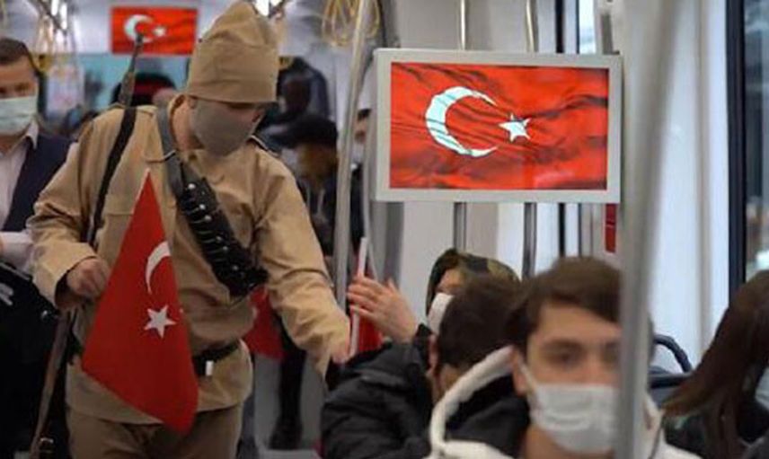 Çanakkale Şehitleri İçin Tramvayda Saygı Duruşunda Bulundular