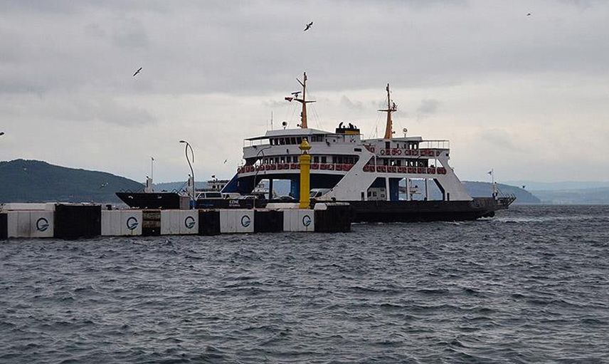 Çanakkale'de Feribot Seferlerine Fırtına Engeli
