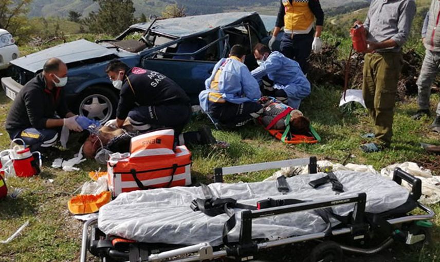 Çanakkale’de Takla Atan Aracın Sürücüsü Hayatını Kaybetti