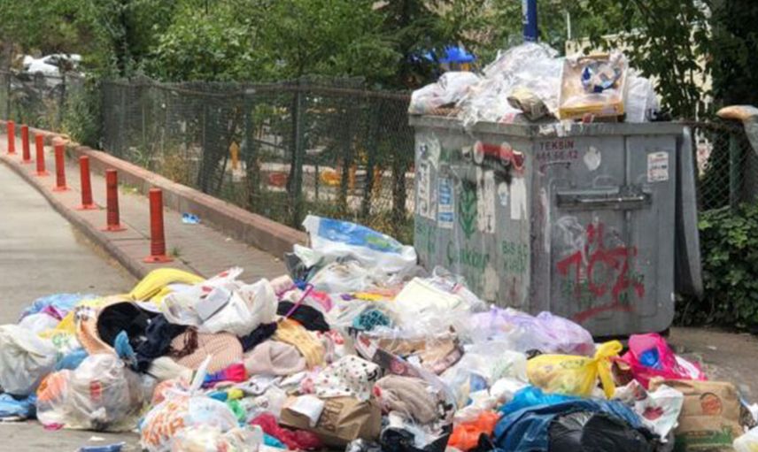 Çankaya'da Sokaklar Çöpten Geçilmiyor!