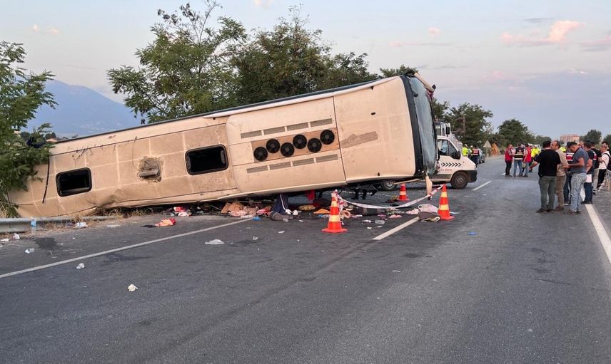Canlı yayında kaza: Yürüyerek İstanbul'a giderken kamyon çarptı!