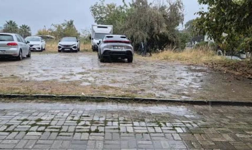 Tekirdağ'da sağanak yağış günlük yaşamı sekteye uğrattı
