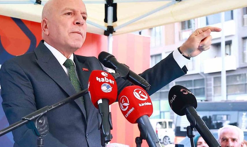 Erzurum'da halk pazarının açılışıyla birlikte yeni projeler müjdeleri verildi