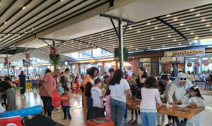 Köyceğiz'de çocuklar Cumhuriyet Bayramı'nda eğlencenin tadını çıkardı