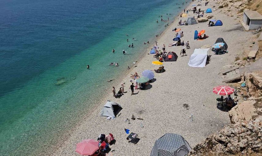 Adilcevaz plajları Ege'yi aratmıyor