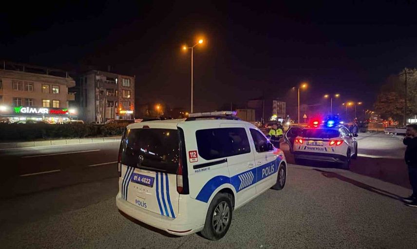 Düzce'de motosiklet otomobille çarpıştı: Yaralı var