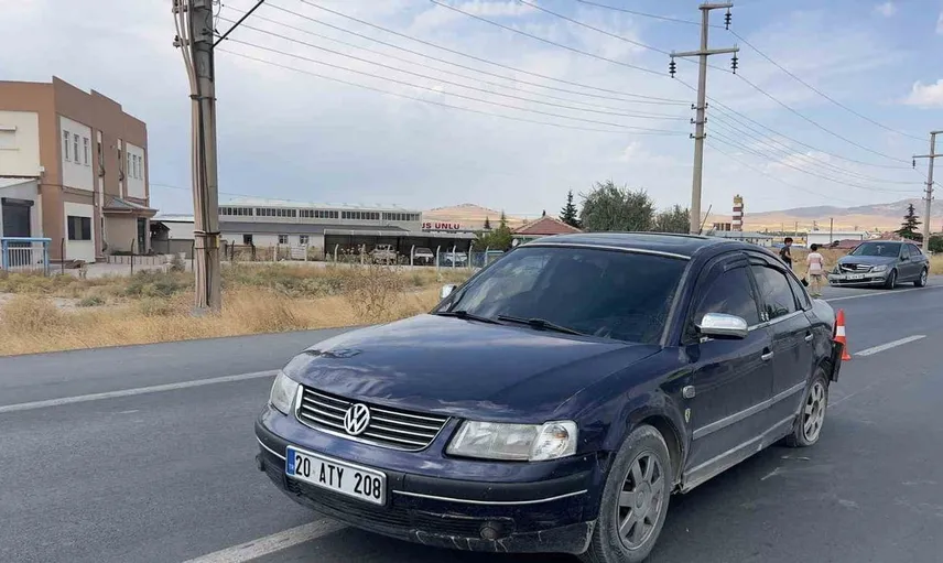 Bolvadin'de iki otomobil çarpıştı: bir kişi hastaneye kaldırıldı