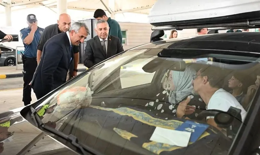 Gurbetçi sezonu yoğunluğu sürüyor: Sınır kapılarından 3,7 milyon yolcu geçti