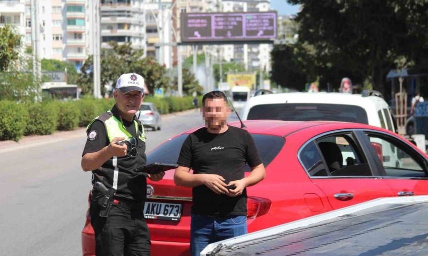 Adana'da trafik denetimlerinde 901 bin TL ceza kesildi