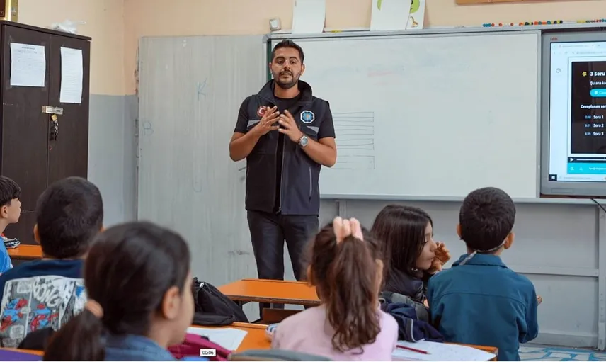 Diyarbakır'da öğrencilere ve öğretmenlere afet farkındalığı eğitimi verildi