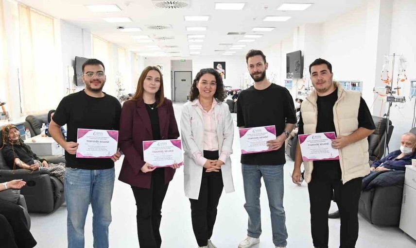 Kanser tedavisi gören hastalar müzikle moral buldu