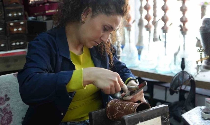 Gazianteplinin bakır ustası kadın, erkekleri geride bırakıyor