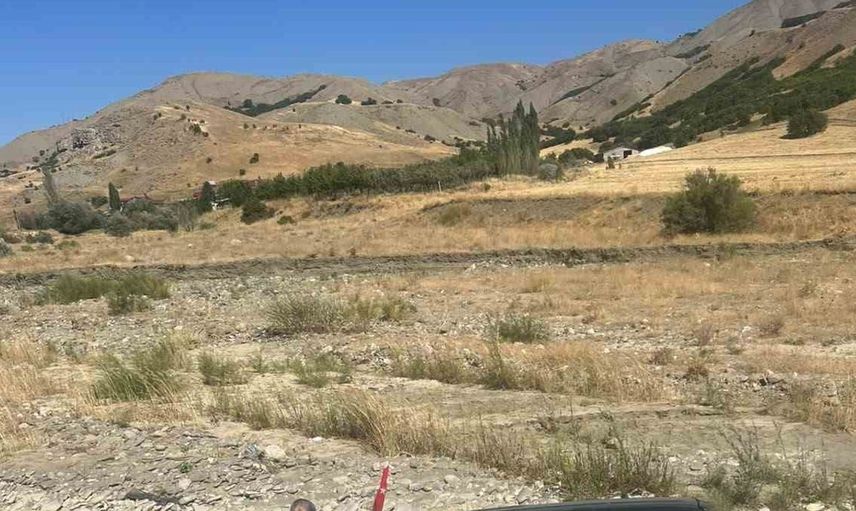 Muş’ta aracın dere yatağına düşmesi sonucu bir kişi yaralandı