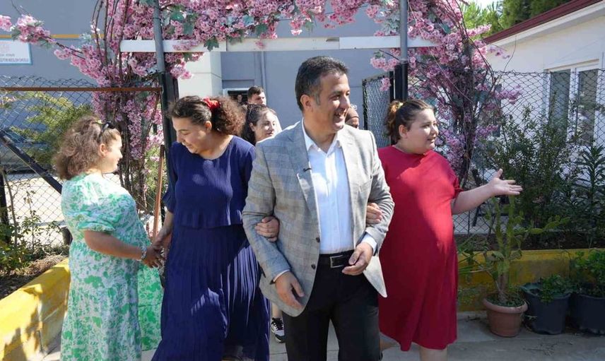 Özel okulda başkanla renkli anlar: Samsun'daki öğrenciler gülümsetti