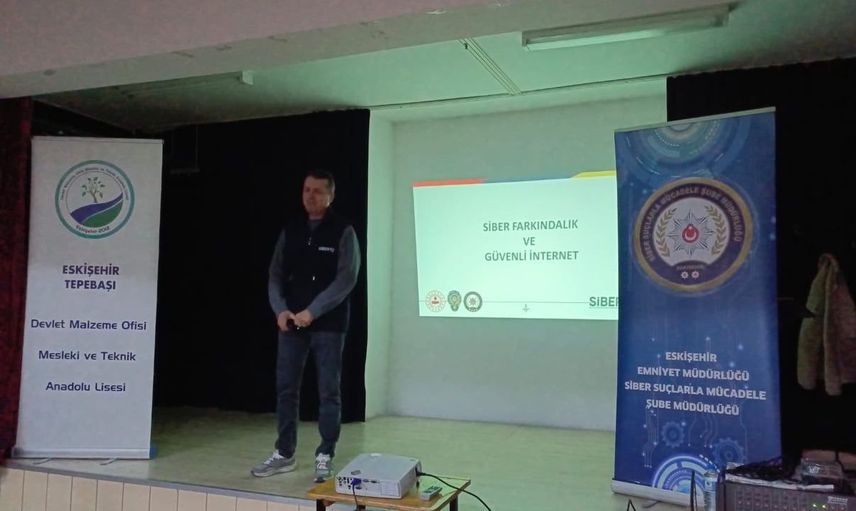 Eskişehir'de öğrencilere siber suçlar hakkında farkındalık eğitimi verildi