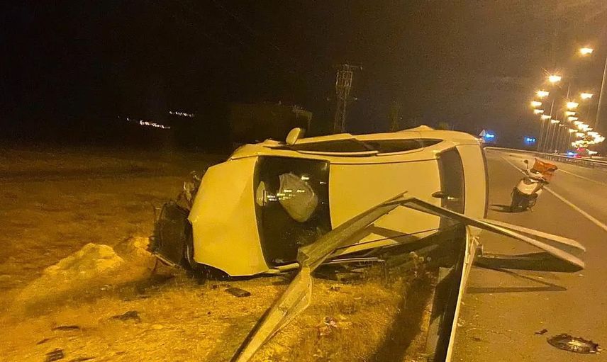 Siirt’te hafif ticari araç takla attı, sürücü kazayı yara almadan atlattı