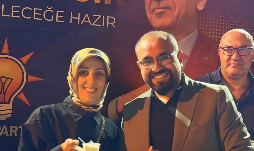 Bilecik'te Mevlid Kandili'nde dondurma ikramı: Başkan Yıldırım çocukları sevindirdi