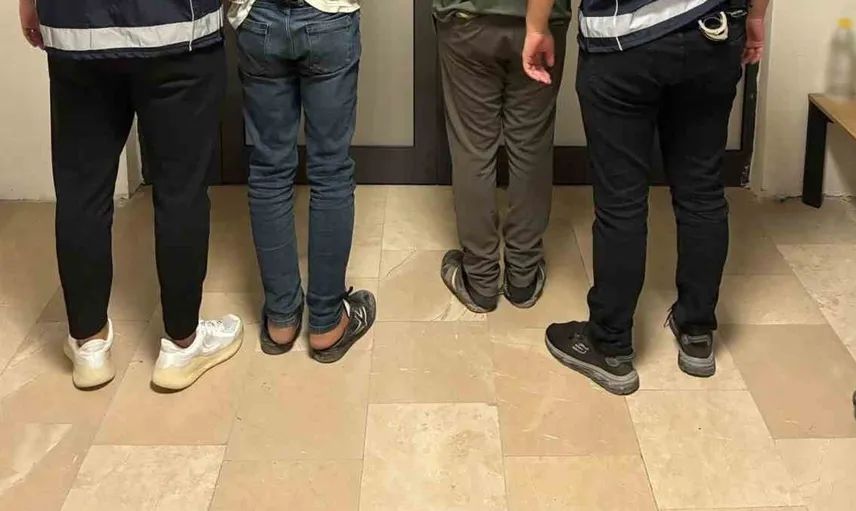 Afyonkarahisar'da göçmen kaçakçılığına dikkat çeken operasyon