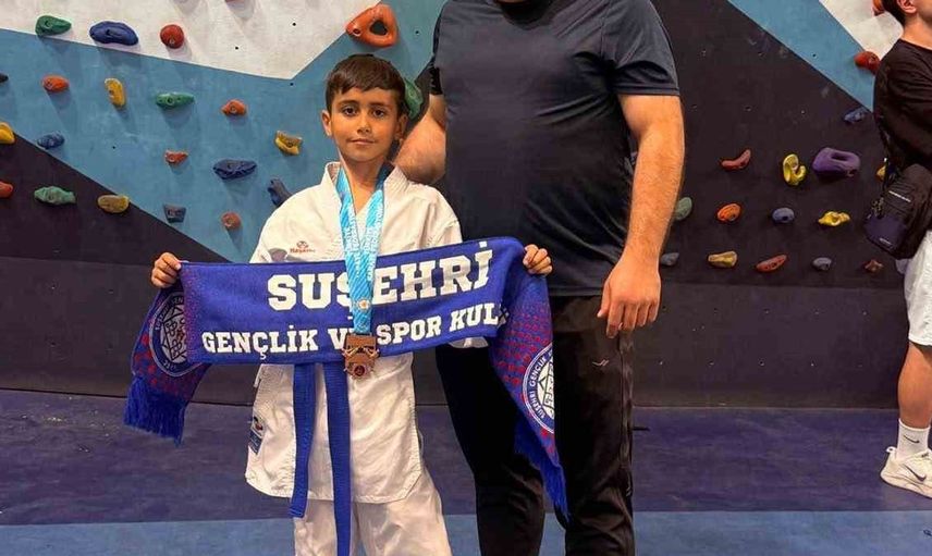 Sivaslı karateciler, Ankara'da madalyalara ambargo koydu