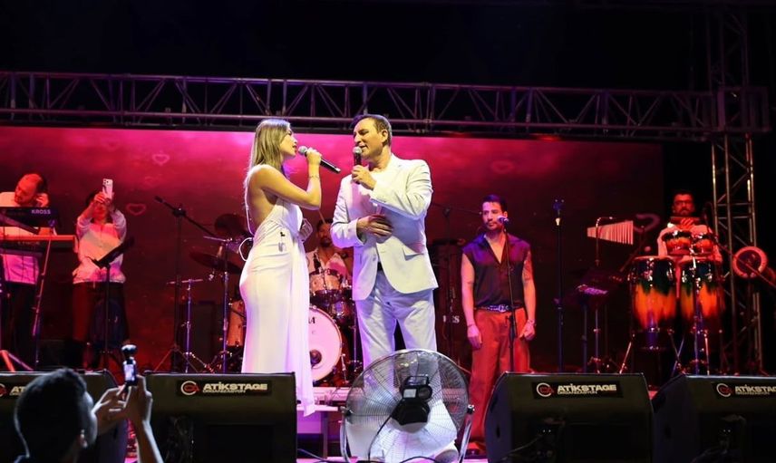 Tavas'ta zeybek festivali coşkusu: Rafet El Roman sahne aldı