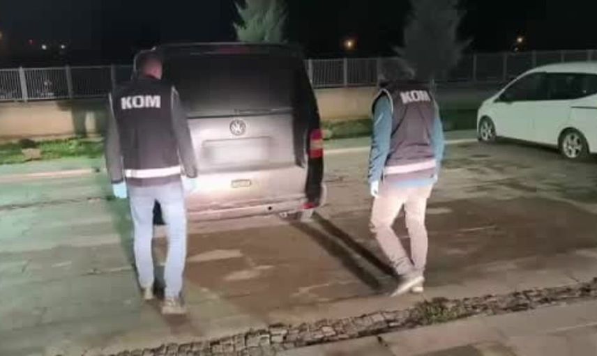 Konya'da durdurulan araçlarda ruhsatsız tabancalar ve silah parçaları bulundu