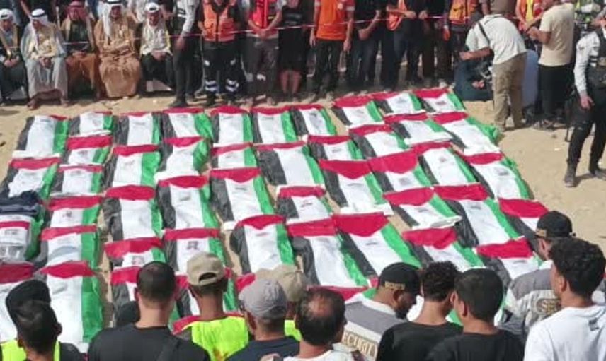 Gazze'de son yolculuğuna uğurlanan 105 Filistinli için toplu cenaze töreni düzenlendi