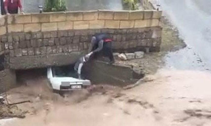 Ürgüp'te sağanak yağış sonrası sel: mahsur kalanlar kurtarıldı