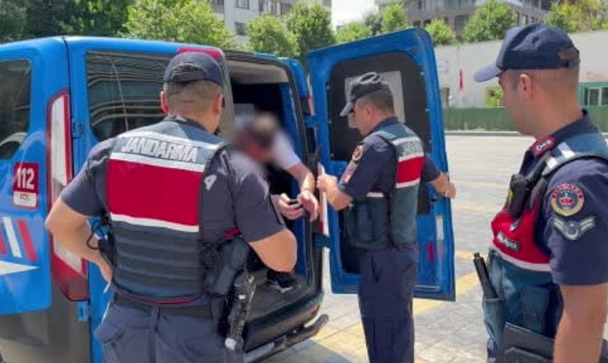 Silahlı tehdit suçundan 9 yıl hapis cezası ile aranan şahıs yakalandı