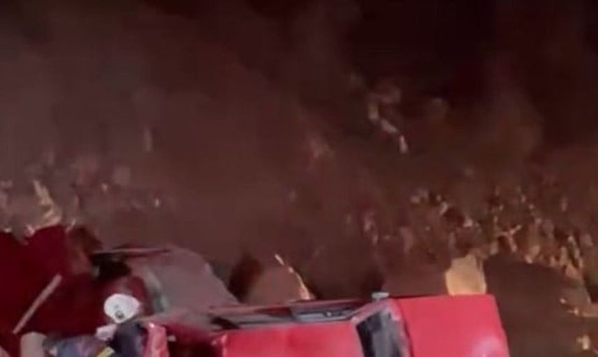 Karşıdan gelen araca yol verirken uçuruma yuvarlandı