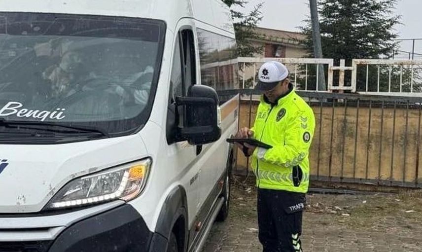 Hayrabolu'da polis ekipleri okul çevrelerinde güvenliği artırmak için harekete geçti