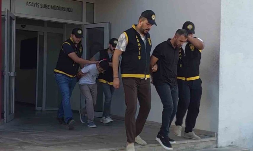 Adana'da sabah operasyonuyla aranan hükümlüler yakalandı