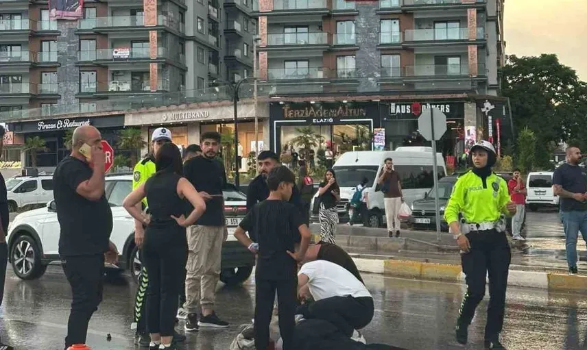 Elazığ'da otomobilin çarptığı yaya hastaneye kaldırıldı