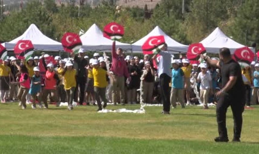 Konya'da gazzeli çocuklar için umut dolu etkinlik: uçurtmalar gökyüzüne bırakıldı