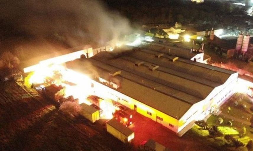 Çekmeköy'de gıda Üretim Tesisinde Yangın Çıktı
