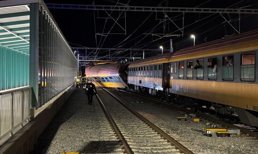 Çekya’da iki tren kafa kafaya çarpıştı: Çok sayıda ölü ve yaralı var
